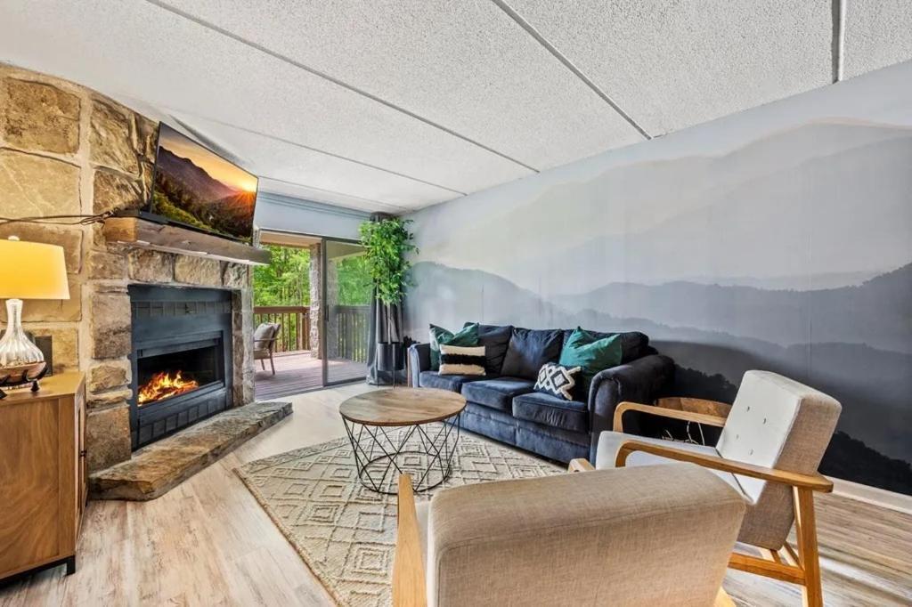Views & Fireplace - Minutes To Gburg And Ober - Condo Gatlinburg Luaran gambar