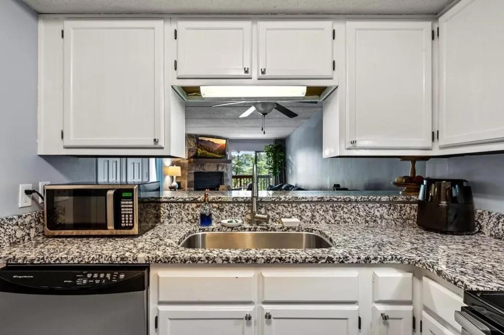 Views & Fireplace - Minutes To Gburg And Ober - Condo Gatlinburg Luaran gambar